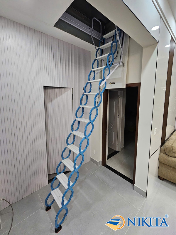 Thang ốp trần Nikita cao 3M6, 15 bậc
